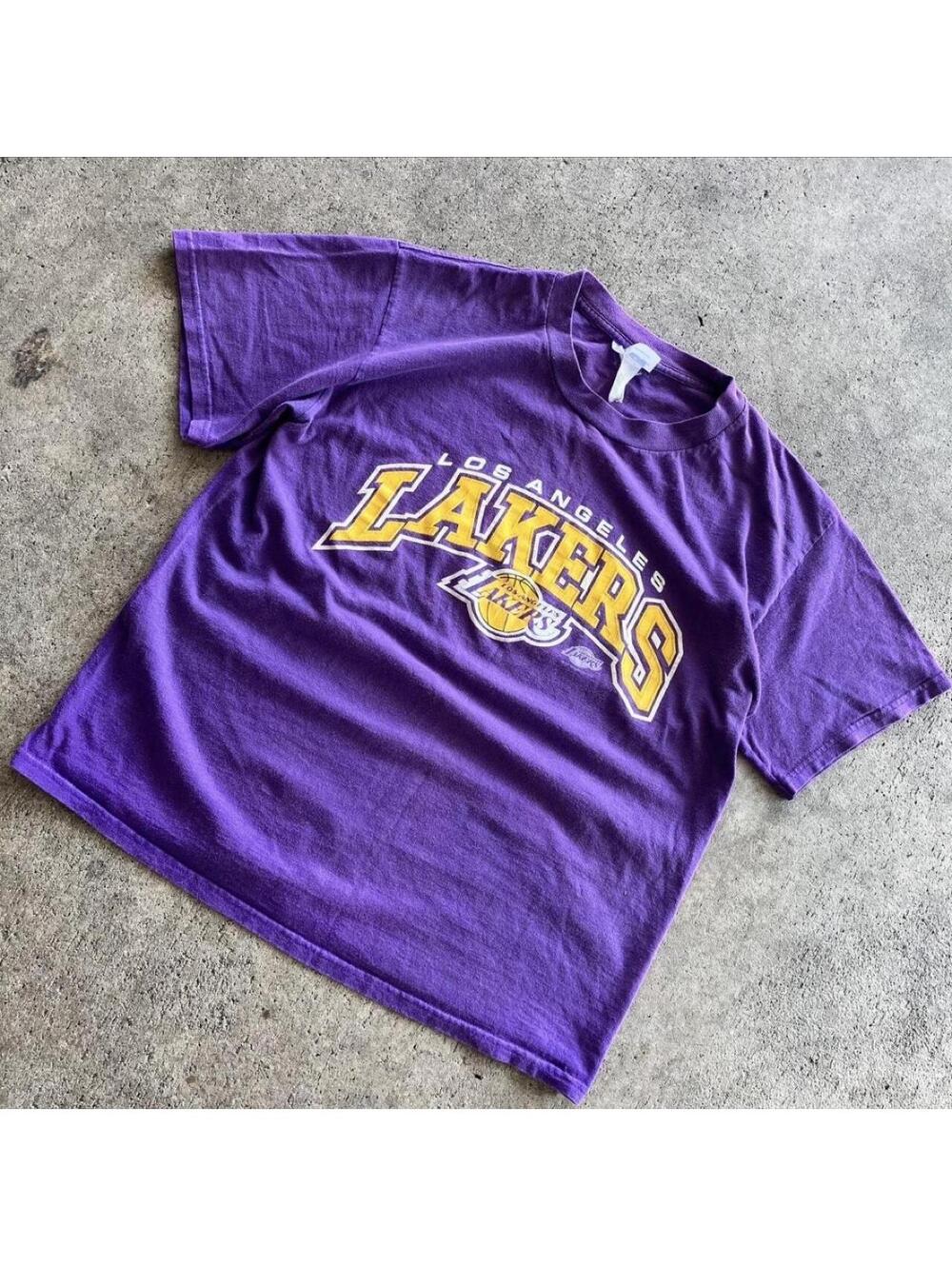 Vintage Lakers Large tshirt measures